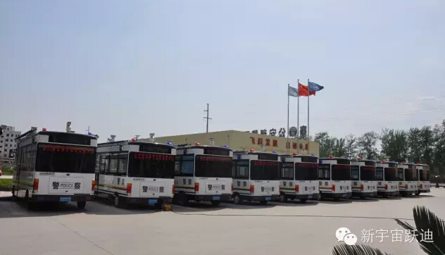 跃迪移动警务室执勤于北京市通州区卡口—全天候执勤，确保人民安全