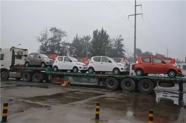 跃迪电动汽车批量发往内蒙古、河北邯郸