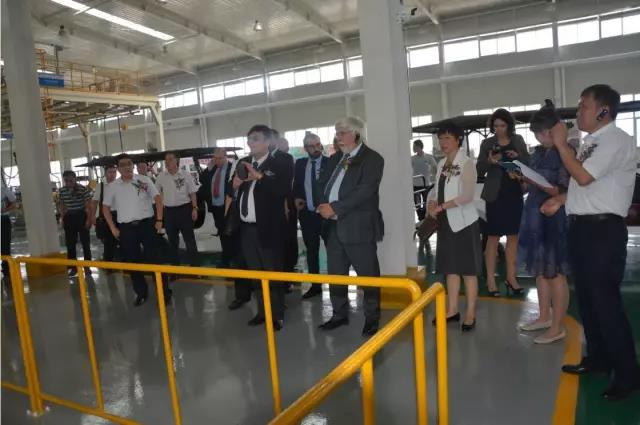河北跃迪新能源科技集团向乌拉圭东岸共和国捐赠车辆仪式顺利举行