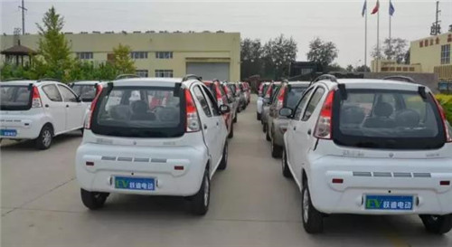跃迪电动汽车批量发车湖北——跃迪·创新是引领发展的第一动力